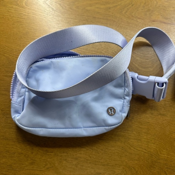 lululemon athletica Handbags - Lululemon Everywhere Belt Bag